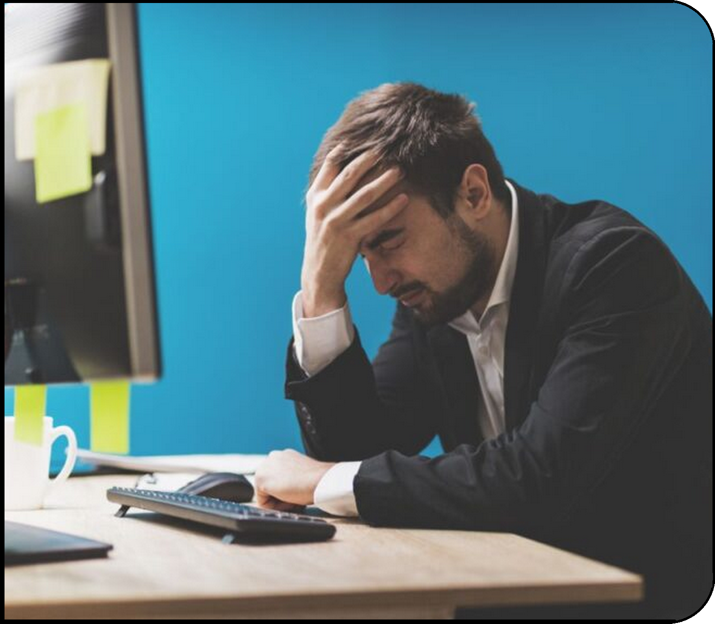 Homme seul à son bureau en dépression - MPO