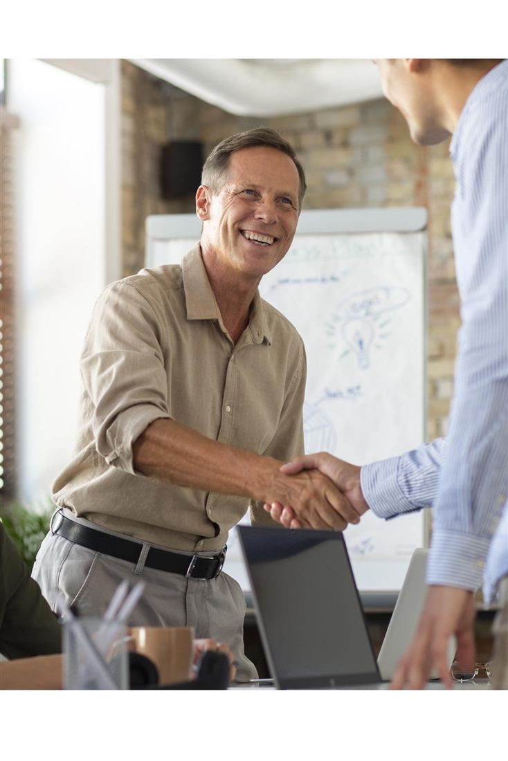 Une poignée de main pour un nouveau départ professionnel